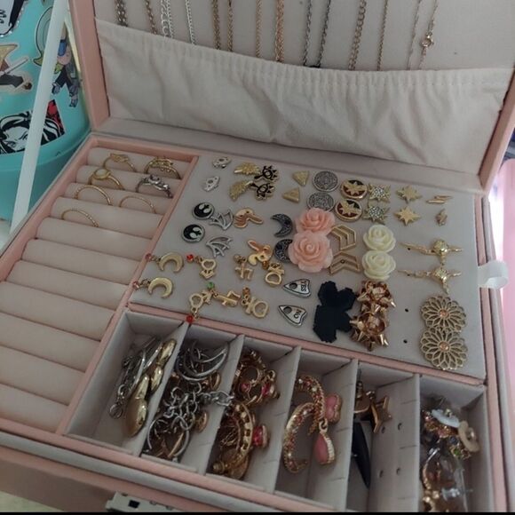 Girls Set of Two Leather Jewelry Box Organizers - Picture 9 of 11